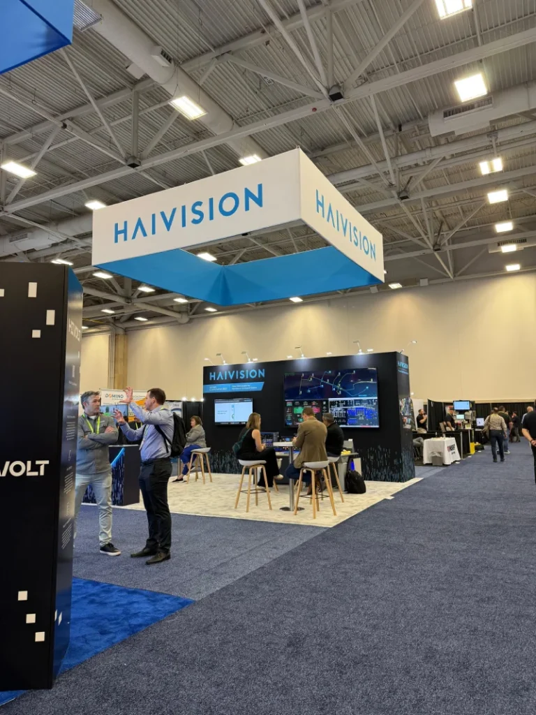 Parte de las exhibiciones en Distributech 2025.